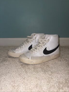 NIKE Blazers Mid 77'